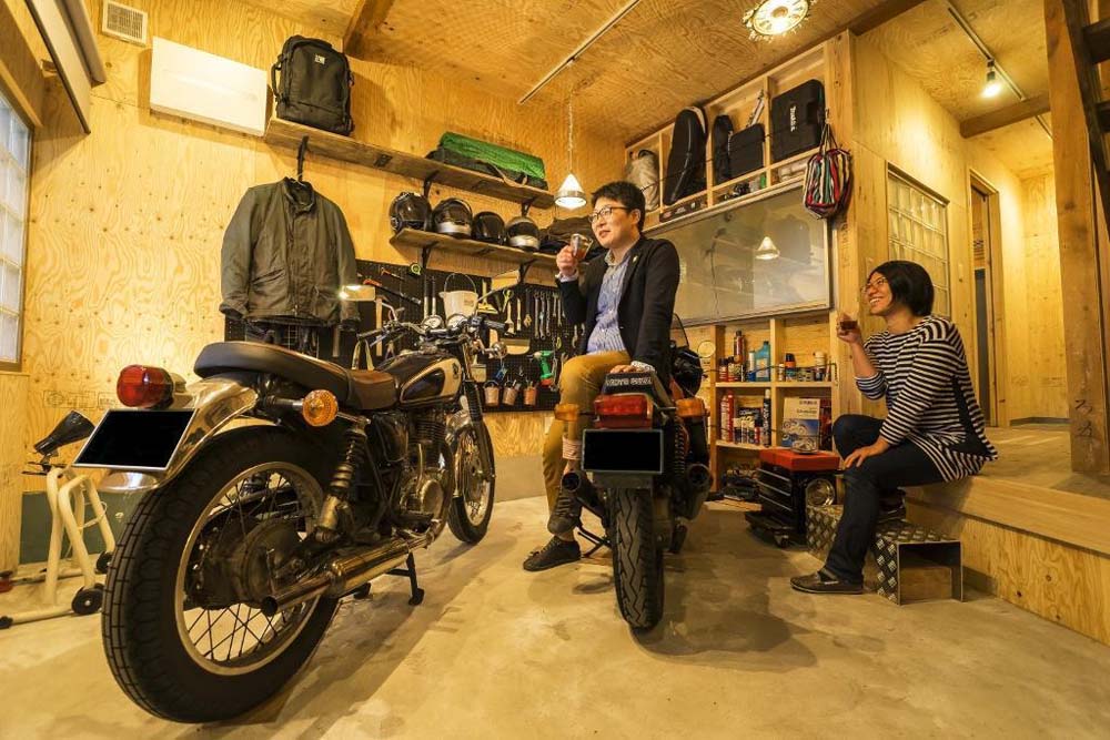 「QUALIA クオリア」のリノベーション事例「大好きなバイクと暮らすラスティックな素材感を楽しむ住まい」