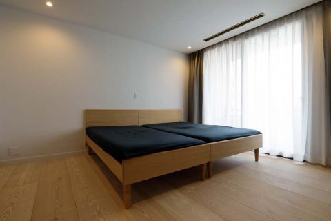 マンションリノベーション、東京リノベ、ダグラスファー、木の素材感、シングルベッド
