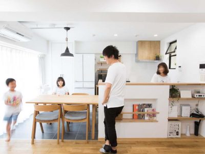 「湘南リフォーム」のマンションリノベーション事例「キッチンも洗面台もベストな場所に。室内窓で風が通り抜ける住まい」