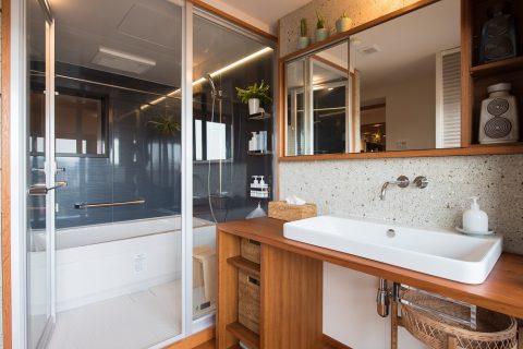 マンションリノベーション、ハンズデザイン一級建築士事務所、ガラスの間仕切り、浴室洗面一体、室内窓