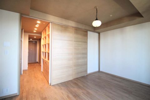 マンションリノベーション、リノベーション東京、可動式間仕切り、壁面収納、キッチン収納