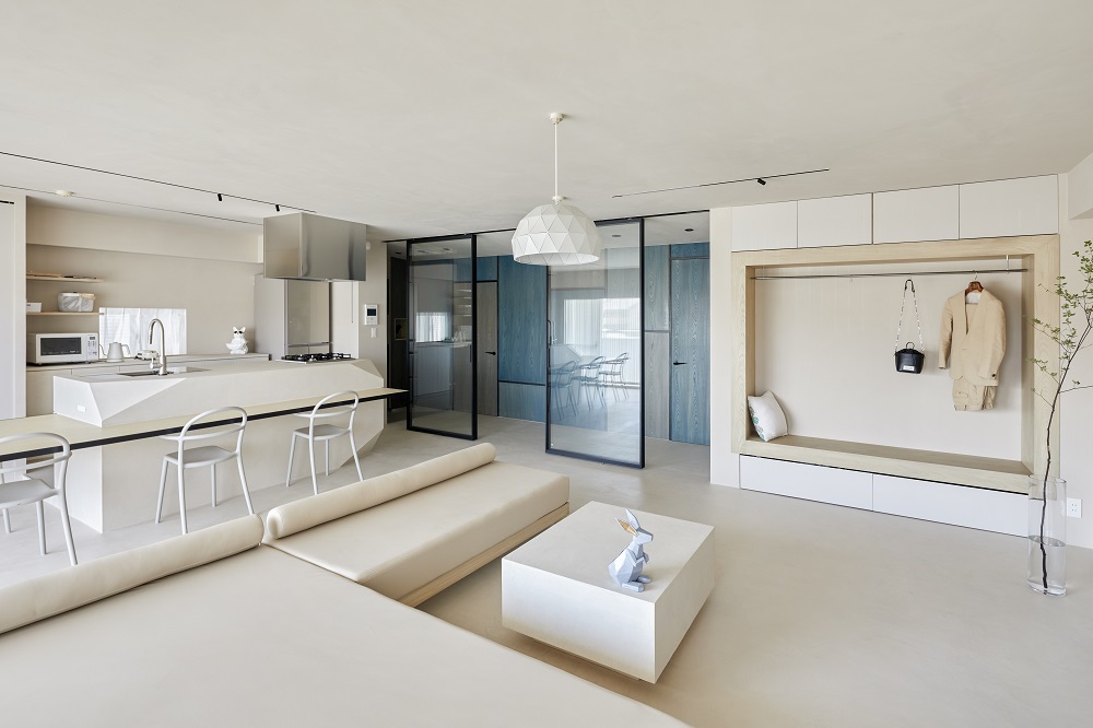 リノベーション事例「好きな素材とオーダー家具でつくる、洗練されたシンプル空間。デザインが際立つマンションリノベ」
