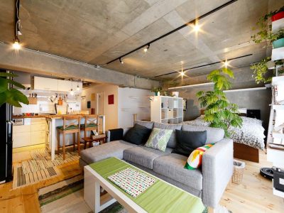 「アートリフォーム」のマンションリノベーション事例「コンクリート×北欧家具のカッコいい家。猫のいる暮らしを愛おしむリノベーション」