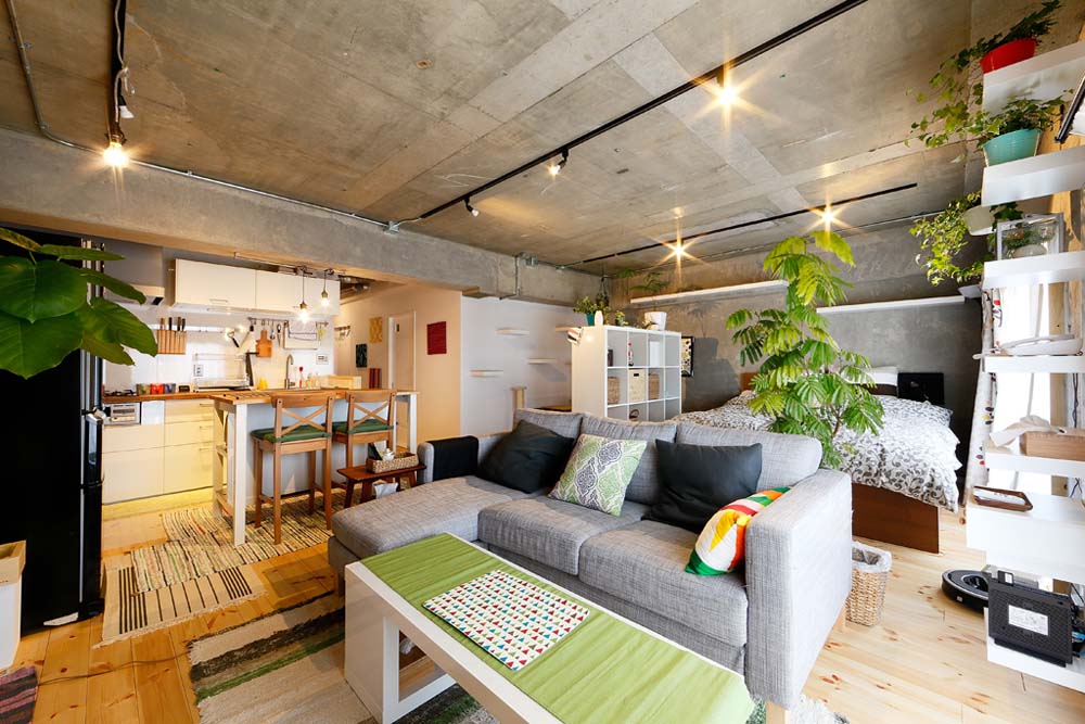 リノベーション事例「コンクリート×北欧家具のカッコいい家。猫のいる暮らしを愛おしむリノベーション」