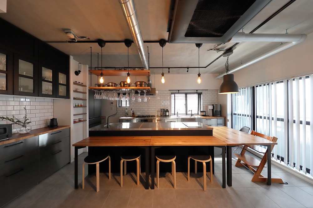 リノベーション事例「自宅をキッチンスタジオに。洗練されたインダストリアルが魅力のマンションリノベーション」