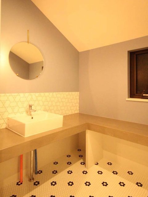 戸建リノベーション　アズ建設　洗面室　ヘキサゴンタイル　モルタル