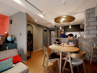 「NextColors Inc.(ネクストカラーズ)」のマンションリノベーション事例「リノベ費用にメリハリをつける上手な選択。素材と色を見極めたクールな住まいへ」