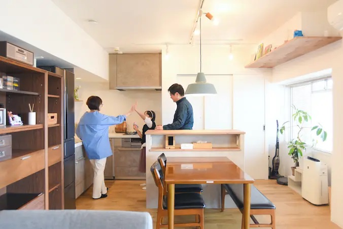 リノベーション事例「家事を気持ちよく片づけられる！キッチン、収納、ランドリールームを効率よく整えたマンションリノベーション」
