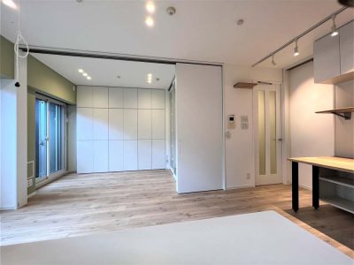 「リノベーション東京」のマンションリノベーション事例「趣味と仕事を両立するセカンドハウス。リノベ予算にメリハリをつけて居心地のよい空間に」