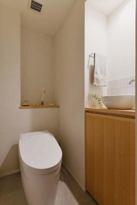 マンションリノベーション　スタイル工房　トイレ　造作手洗いカウンター