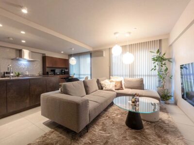「フレッシュハウス」のマンションリノベーション事例「精選したキッチン、家具、タイルで上質な空間に。夫婦2人仕様に自宅をフルリノベーション」