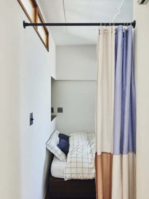 マンションリノベーション、SHUKEN Re(シュウケンアールイー)、シャワーカーテン、ベッドルーム、室内窓