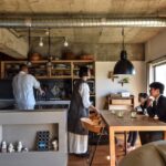 「フィールドガレージ(FIELDGARAGE)」の「眺めのよい場所にLDKをプラン。ラフな素材使いが魅力のマンションリノベーション」