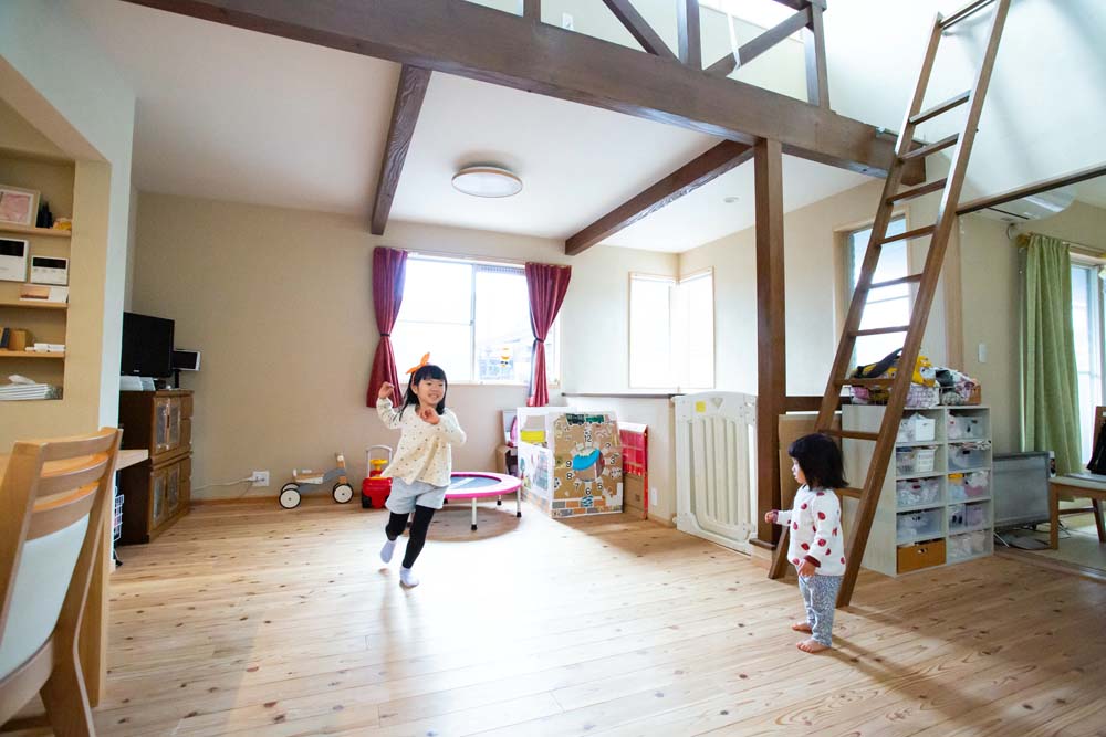 リノベーション事例「輪郭を残しながら次世代に受け継ぐ二世帯住宅へ。自然素材をふんだんに使った戸建てリノベーション」