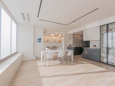 「フレッシュハウス」のマンションリノベーション事例「海外製家電や好みの素材とレイアウトのために造作キッチンを選択。自由なリノベで利便性もアップ！」