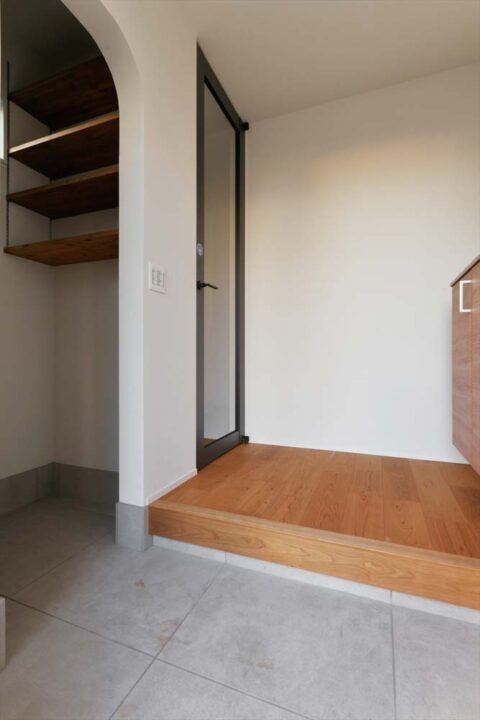 戸建リノベーション　スタイル工房　玄関　アーチ開口　シューズクローゼット