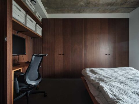 マンションリノベーション、ハコリノベ、縦スリット、規則的、ワークスぺース