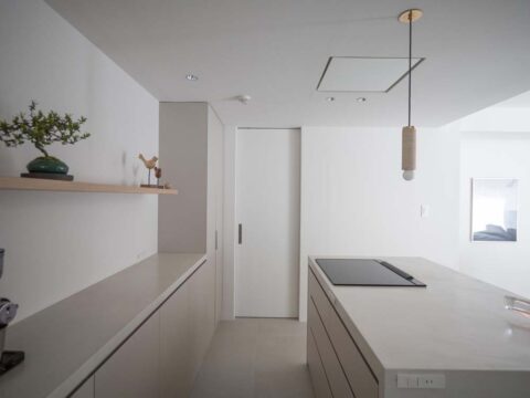 マンションリノベーション、CLOCK(クロック)、家事動線、パントリー、フラットカウンター