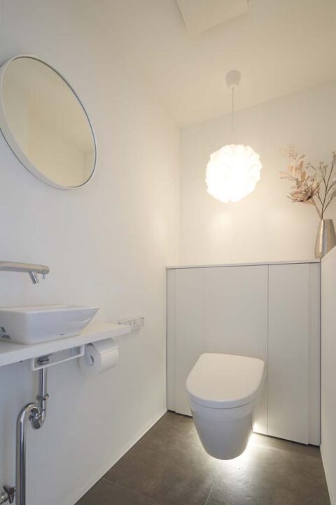 マンションリノベーション、アートリフォーム、間接照明、トイレ手洗い器、白
