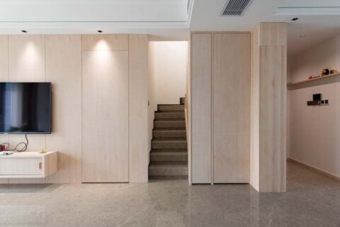 マンションリノベーション、H2DO一級建築士事務所、階段下収納、リビング階段、スポットライト