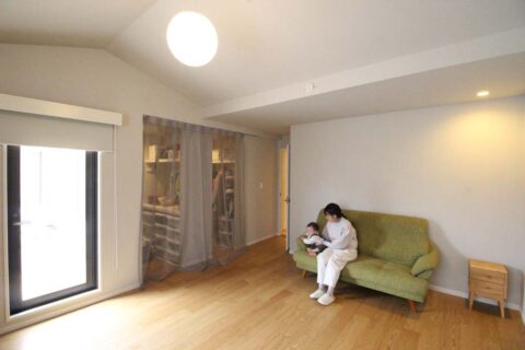 マンションリノベーション、湘南リフォーム、WIC、カーテン間仕切り、斜め天井
