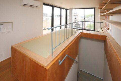 戸建てリノベーション、水工房、手すり、オープン収納、足場板