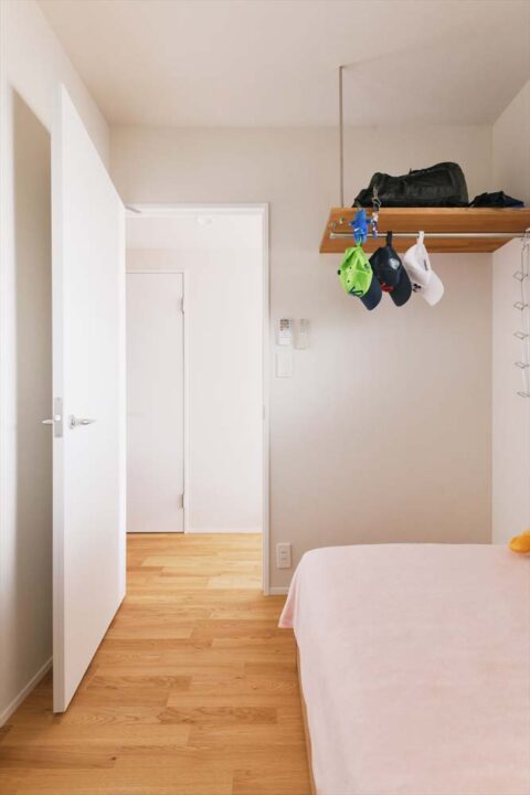 マンションリノベーション　スタイル工房　子ども部屋　吊り棚