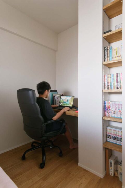マンションリノベーション　スタイル工房　造作デスク　子ども部屋
