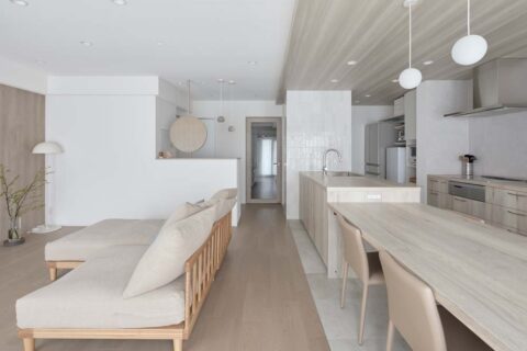 マンションリノベーション、KULABO(クラボ)、家事動線、木目、対面キッチン
