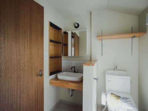 戸建てリノベーション、アズ建設、造作洗面台、ニッチ収納、サニタリー