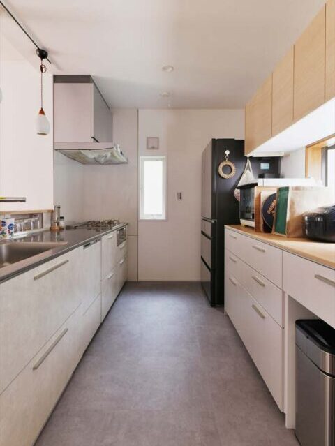 戸建リノベーション　スタイル工房　対面式キッチン　吊戸棚
