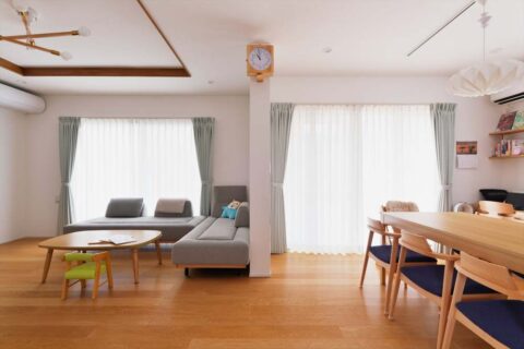 戸建リノベーション　スタイル工房　リビングダイニング　床暖房対応フローリング