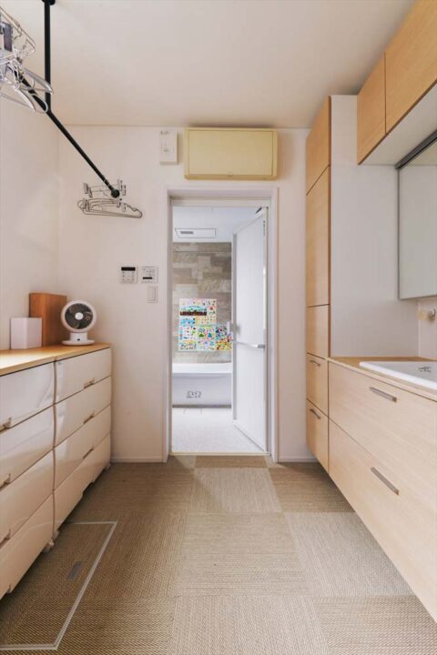 戸建リノベーション　スタイル工房　洗面室　ハンガーパイプ　ランドリールーム