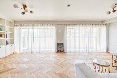 マンションリノベーション、SHUKEN Re(シュウケンアールイー)、ヘリンボーン張り、真鍮、造作家具