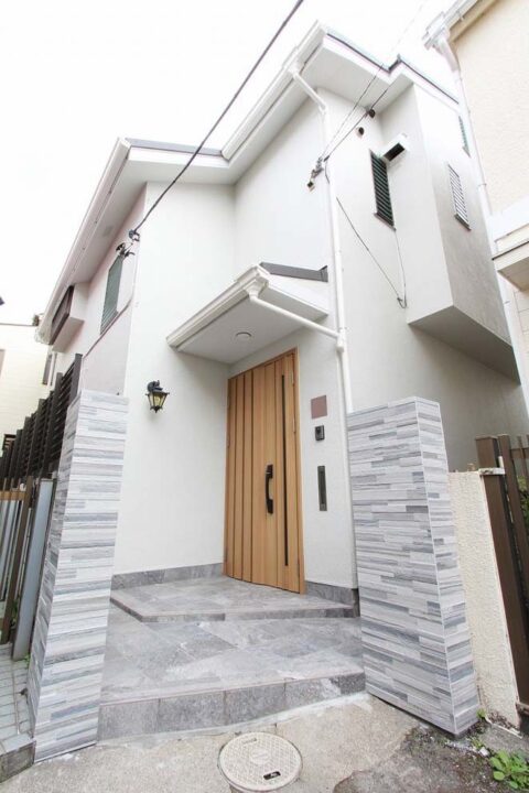戸建てリノベーション、アレックス、玄関ポーチ、タイル、門扉なし