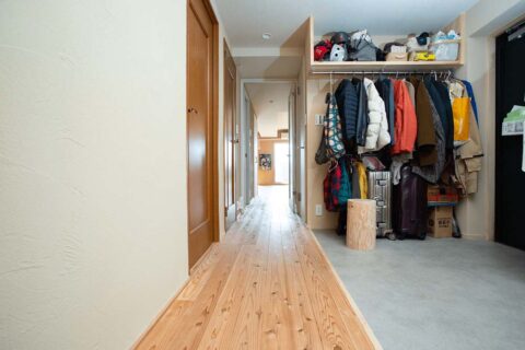 マンションリノベーション、駿河屋、玄関収納、オープンクローゼット、コート掛け