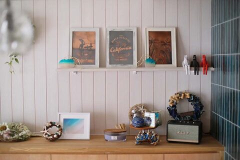 マンションリノベーション、夢工房、羽目板、飾り棚、フラワーアレンジメント