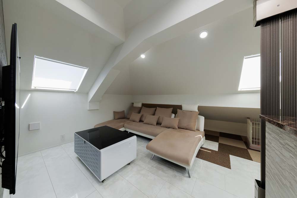 リノベーション事例「大人4人がくらす3階建て・二世帯リノベーション。家族が集まってゆったりできるスペースを各階に」