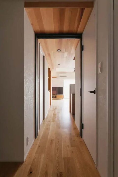 マンションリノベーション、夢工房、板張り天井、ドア移動、引き戸