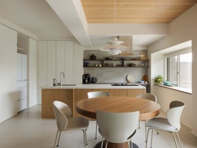 「+Marchitects(プラスエム・アーキテクツ)」のマンションリノベーション事例「アイランドキッチンを中心にしたマンションリノベーション。程よい距離感で仲良くくらす間取りに」
