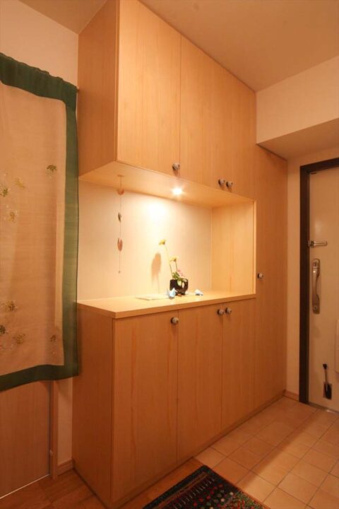 マンションリノベーション、水工房、玄関収納、造作家具、トドマツ