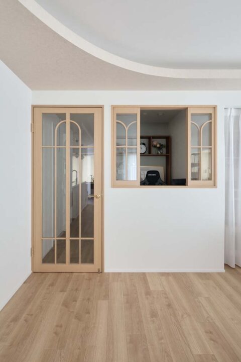 マンションリノベーション、KULABO(クラボ)、室内窓、アール、ガラス入りドア