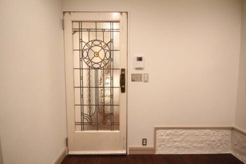 戸建てリノベーション、アズ建設、ヴィンテージドア、ガラス入りドア、リビングドア