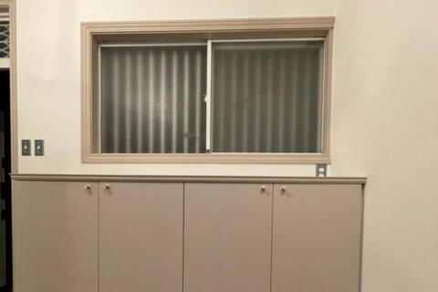 戸建てリノベーション、アズ建設、モールディング、玄関収納、窓枠