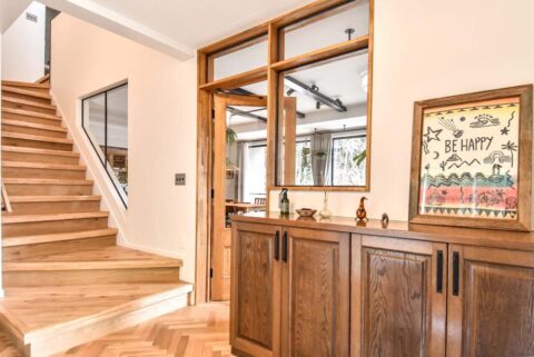 戸建てリノベーション、フィールドガレージ(FIELDGARAGE)、室内窓、玄関ホール、ヴィンテージ