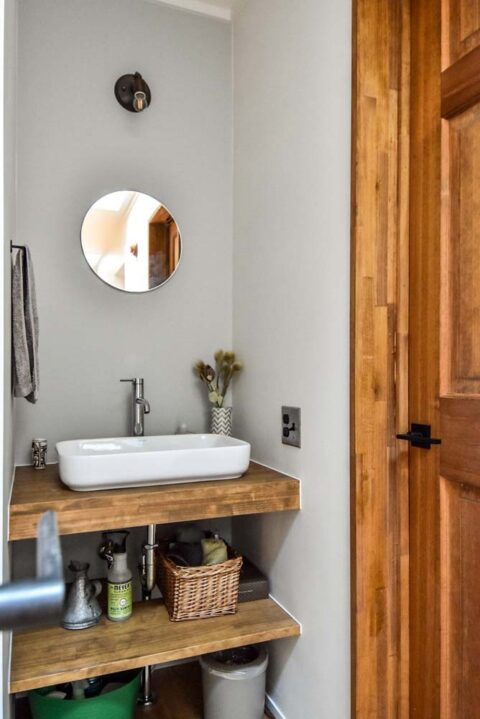 戸建てリノベーション、フィールドガレージ(FIELDGARAGE)、手洗いコーナー、木製カウンター、磁器ボウル