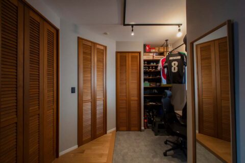 マンションリノベーション、アートリフォーム、玄関土間、WIC、ルーバー扉