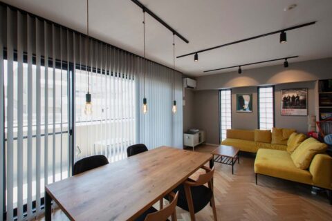 マンションリノベーション、アートリフォーム、ヘリンボーン、ガラスブロック、ブラインド