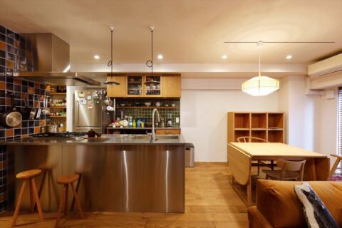 マンションリノベーション スタイル工房 ダイニングキッチン タイル壁
