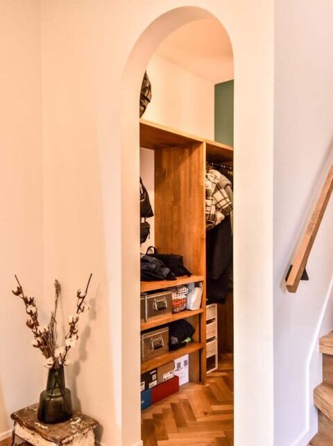 戸建てリノベーション、フィールドガレージ(FIELDGARAGE)、 玄関収納、WIC、アーチ開口